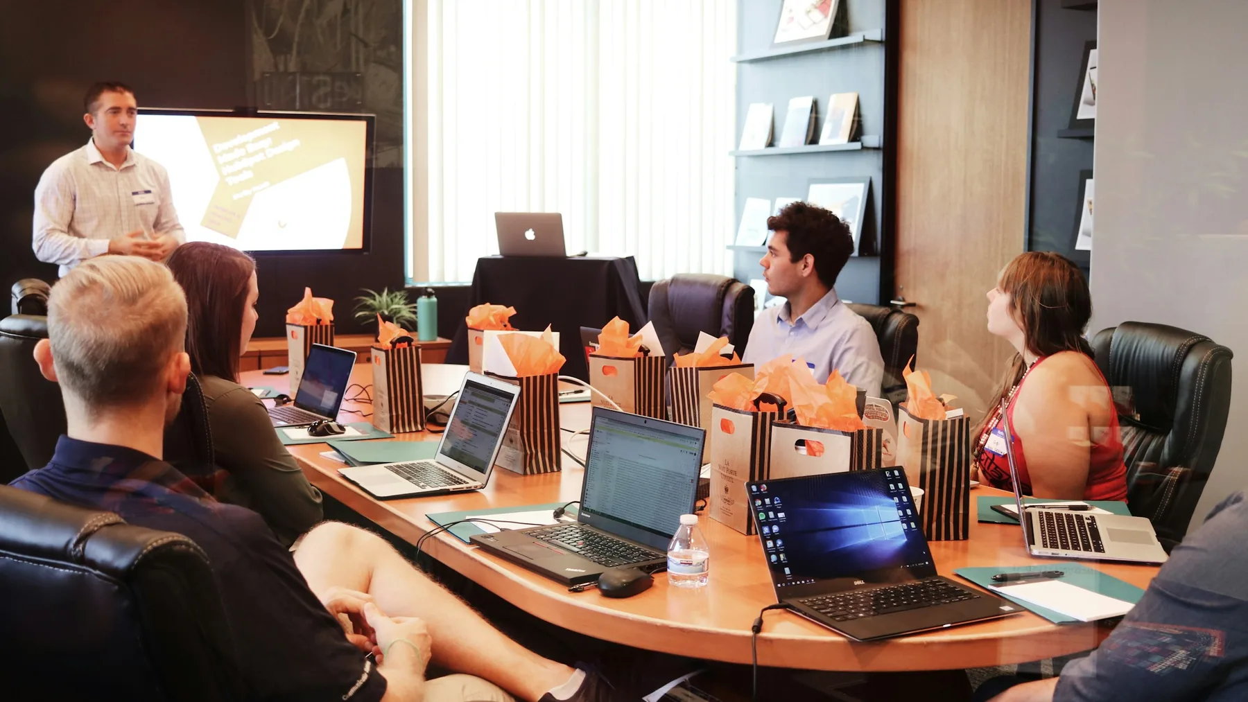 How to Choose the Right Audit Firm in Dubai: 7 Key Factors
